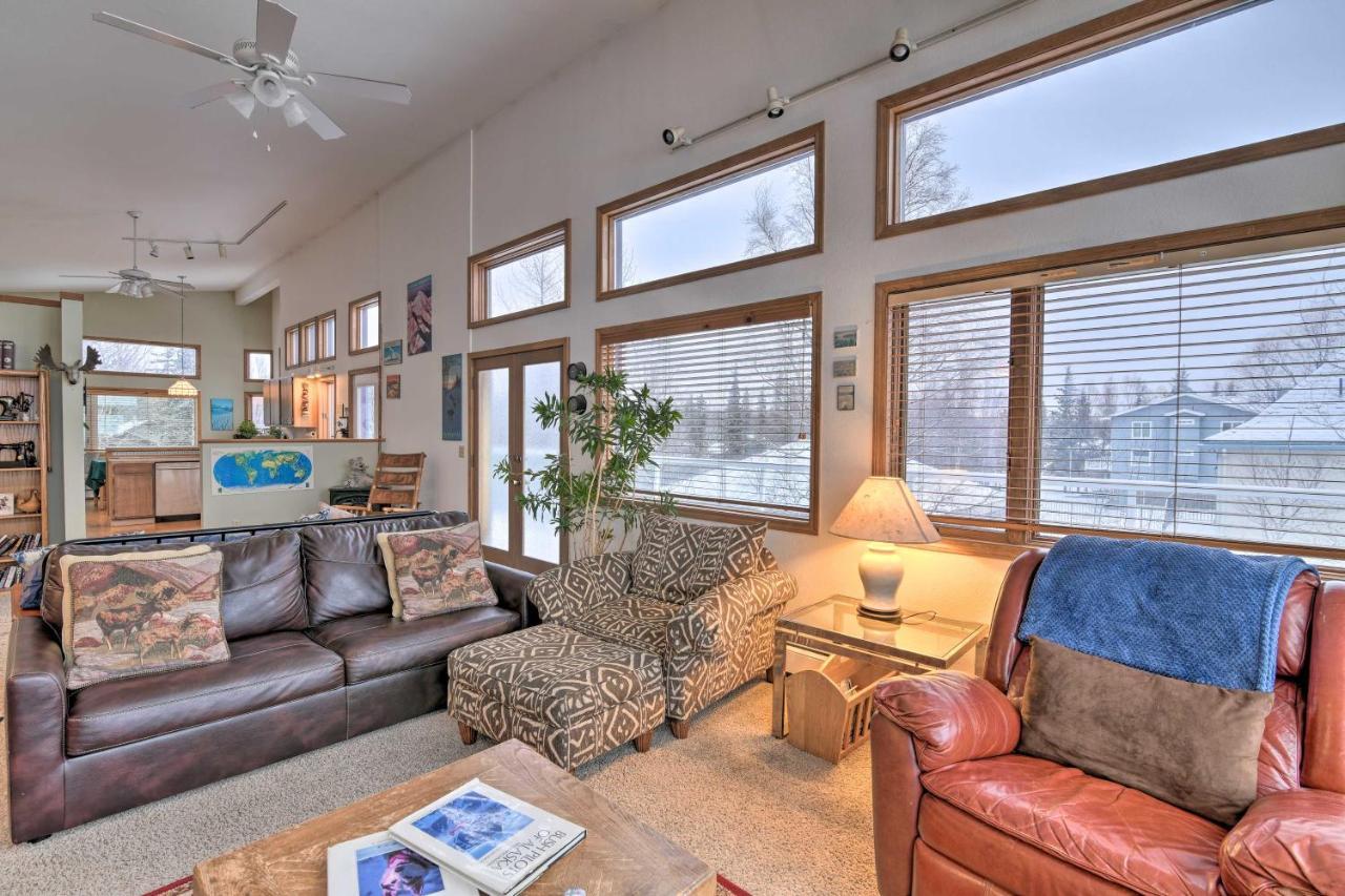 Spacious Family Home With Deck And Million-Dollar View Anchorage Extérieur photo