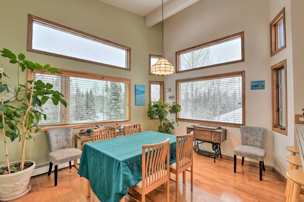 Spacious Family Home With Deck And Million-Dollar View Anchorage Extérieur photo