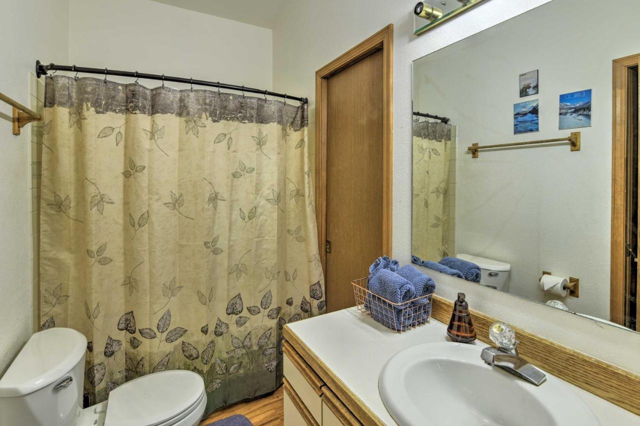 Spacious Family Home With Deck And Million-Dollar View Anchorage Extérieur photo