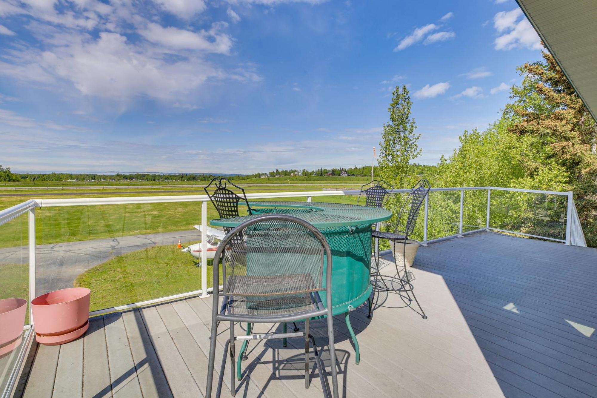 Spacious Family Home With Deck And Million-Dollar View Anchorage Extérieur photo